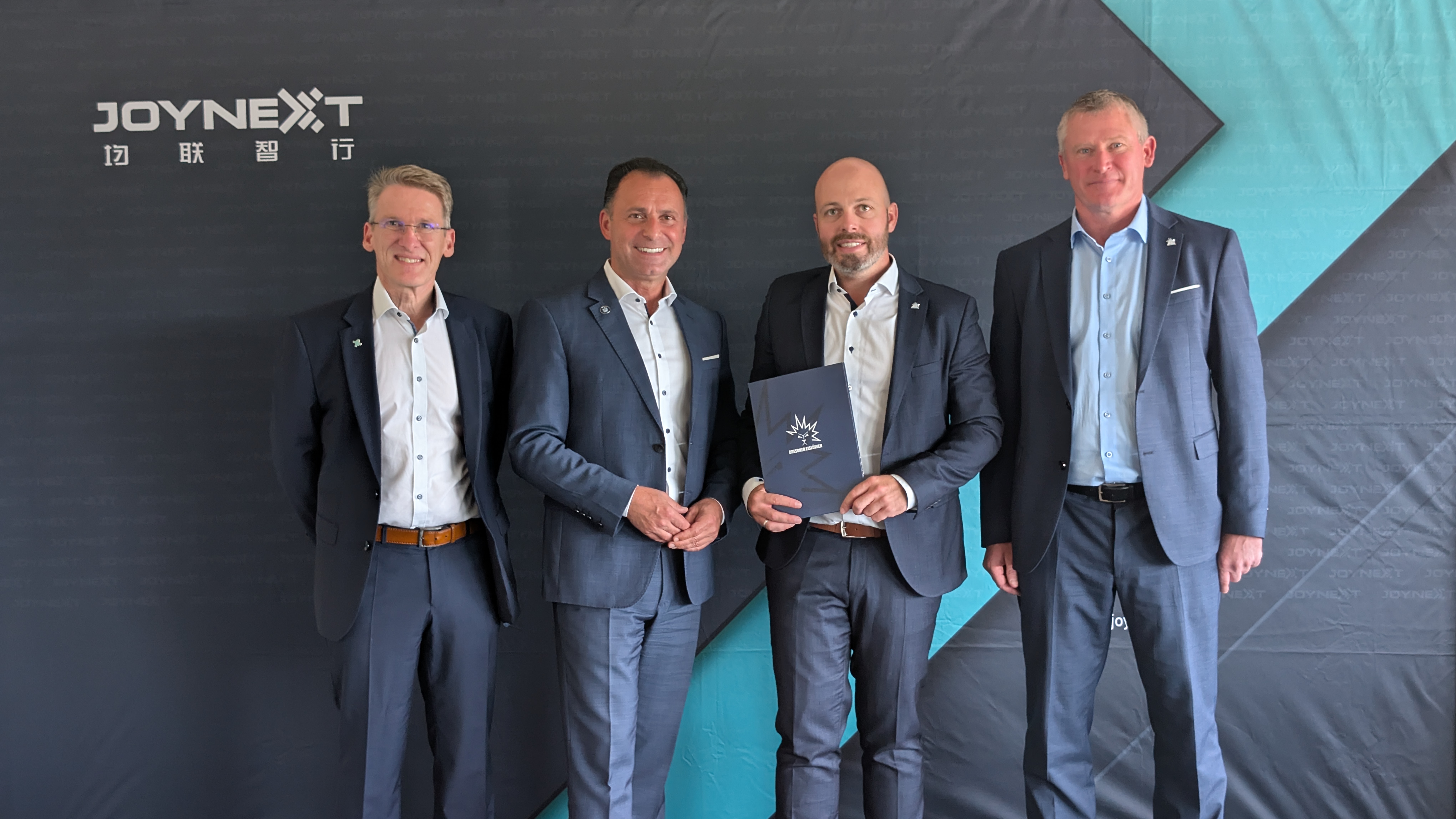 Cooperation extended: JOYNEXT remains partner of the Eislöwen